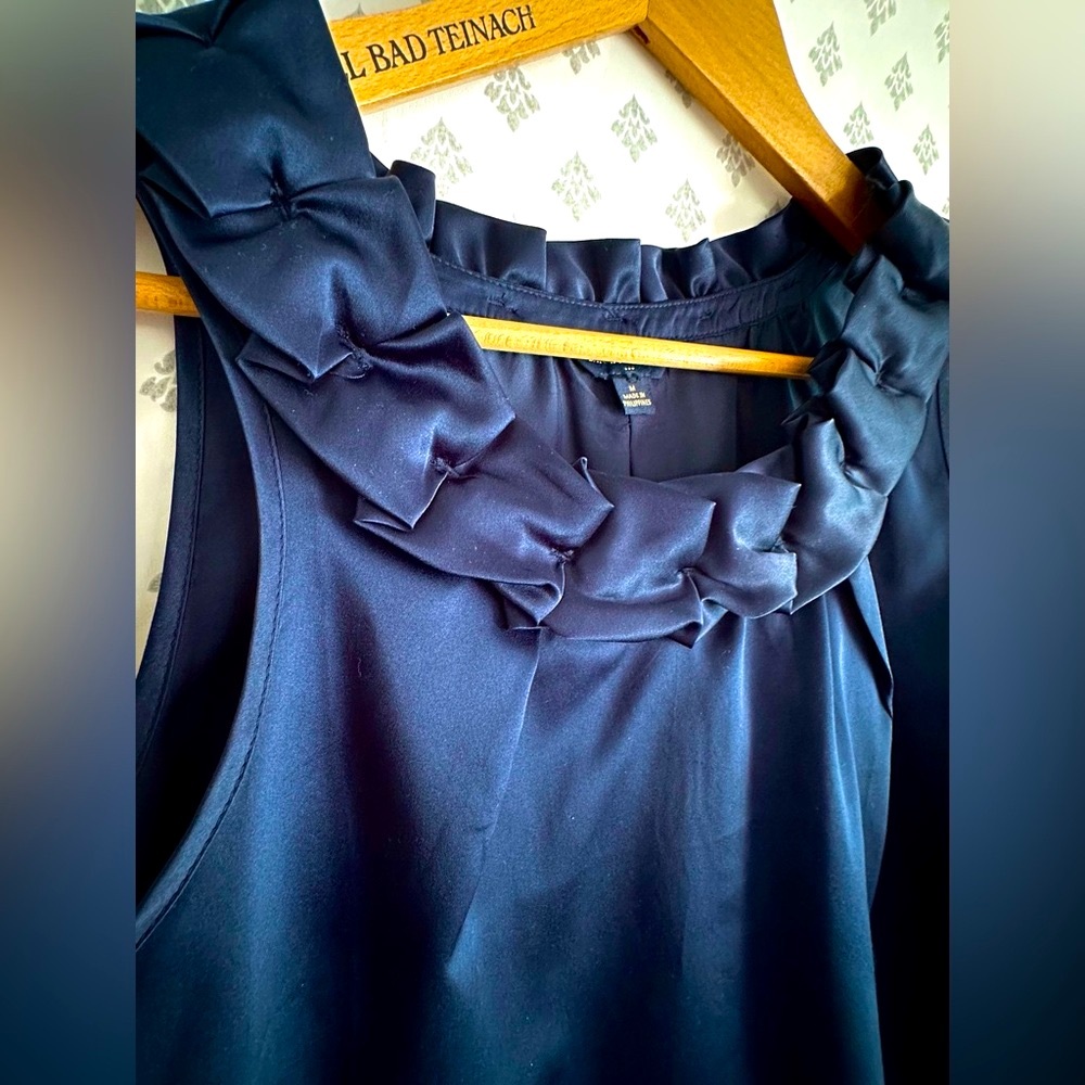 Banana Republic Satin Ruffled Scoopneck Sleeveless Top